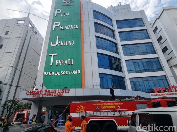 Kebakaran Gedung PPJT RSUD dr Soetomo Picu Kepanikan, Satu Pasien Dilaporkan Meninggal