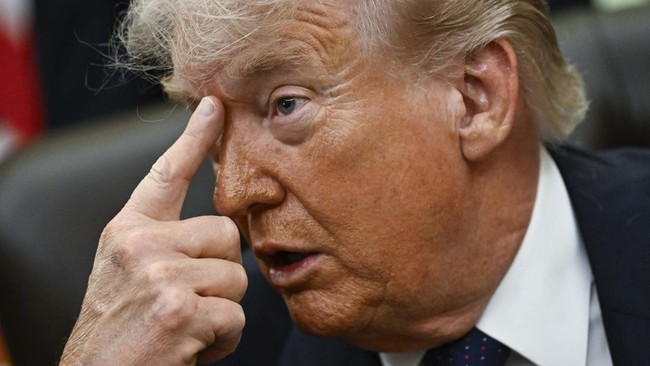 Perusahaan Induk Truth Social Milik Trump Dilaporkan Alami Kerugian Besar