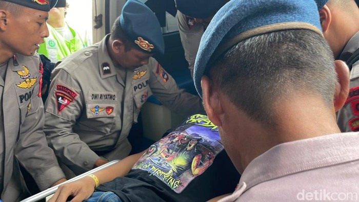 22 Korban Selamat KM Virgo Dievakuasi KRI Nala dan Tiba di Banjarmasin
